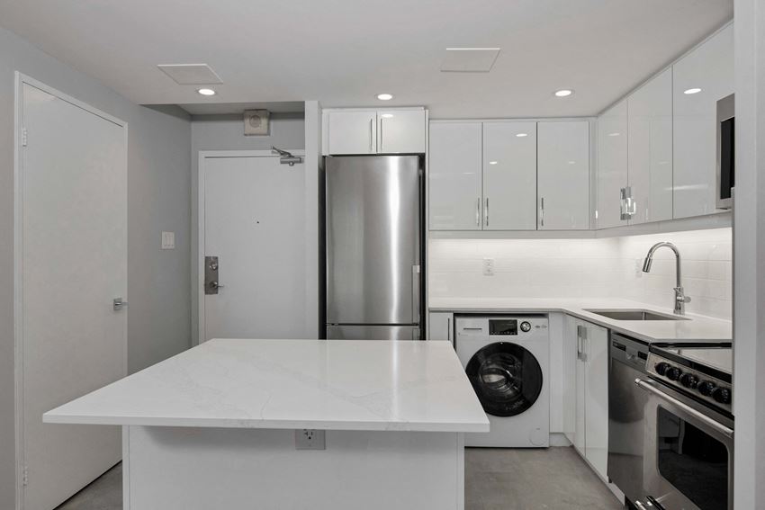 Residences On Bloor Apartments, 235 Bloor Street East, Toronto, ON